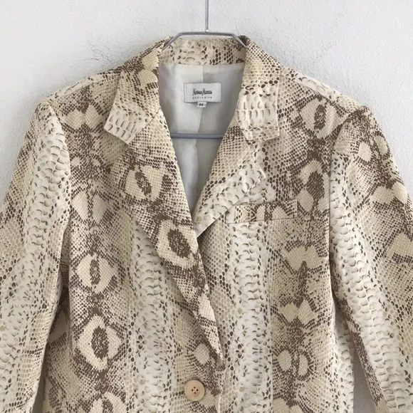 Neiman Marcus Python Print Blazer Cream/Tan Size Medium - Picture 2 of 11